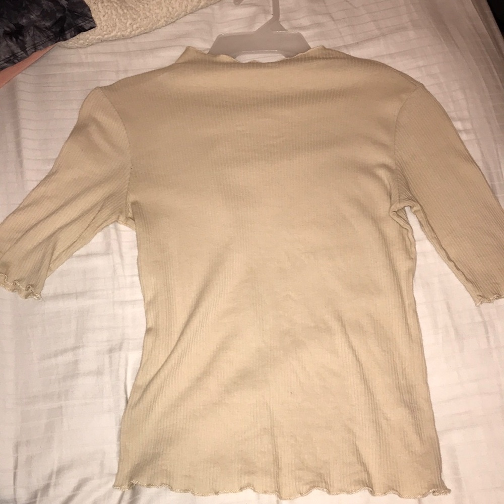 Miley green top